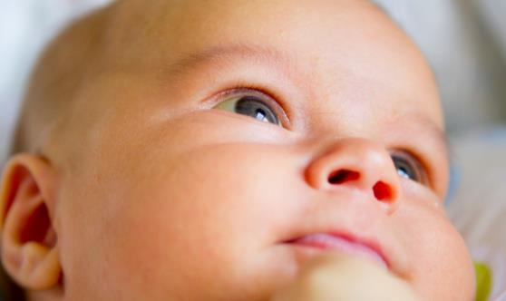 新生儿黄疸应该如何护理？新生儿黄疸怎么退得更快？